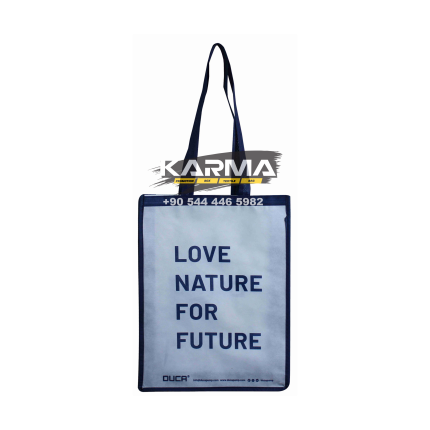 Beyaz dikey gövde, lacivert uzun kulplar ve lacivert yazı. Dikişli tela fuar çantası.